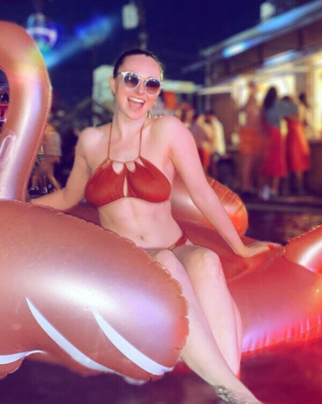 Jessie St Claire top star img