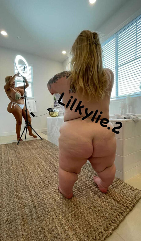 officialkylie star pretty images