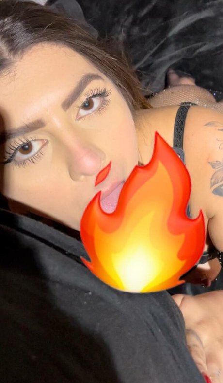 Eaethami pornstar nude img