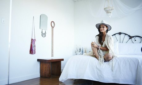 Nathalie Kelley art star pics