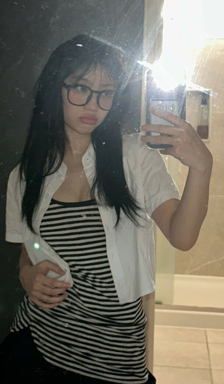 Yujin pornstar adult picture