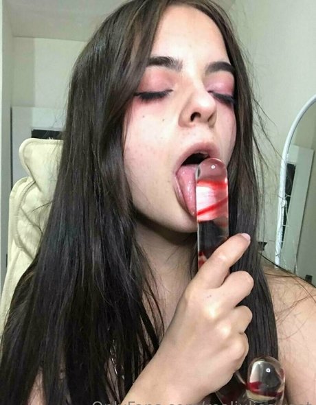 amour angel pretty actress pictures