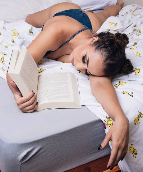 Rafaela Moreira nudes actress pic