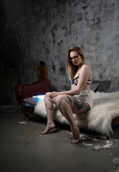 Mary Bell model sexy photos