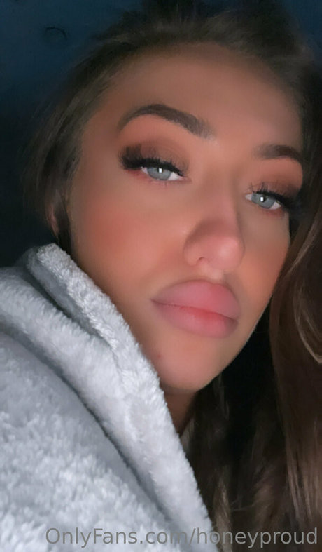 honeyproud nudes model gallery