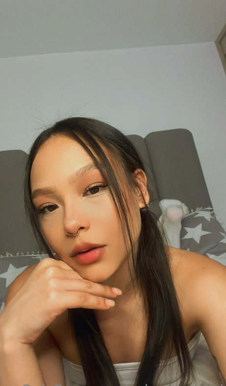 celestecristal model adult img