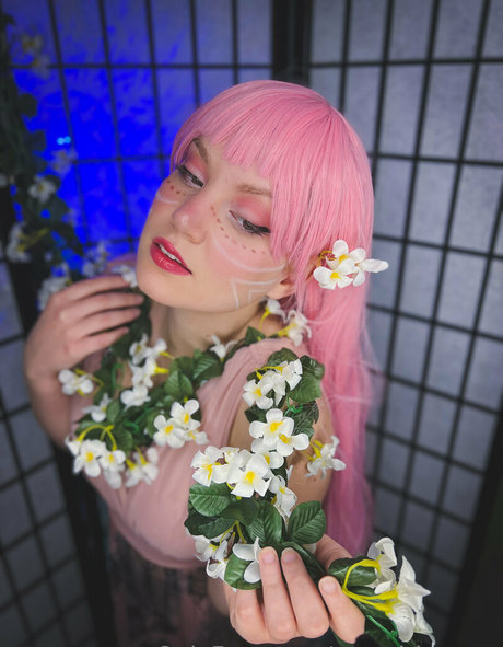 uwugirlaraara pornstar naked images