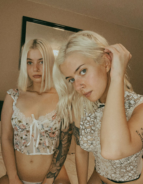 midwest twins hot actress img