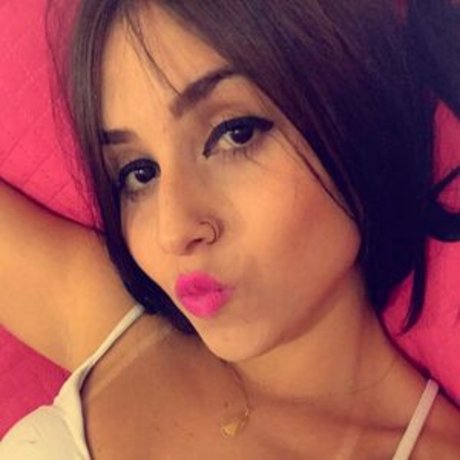 Mariana Batista hot actress photo