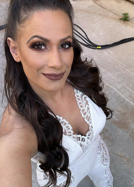 AEW Dasha Kuret sexy actress gallery