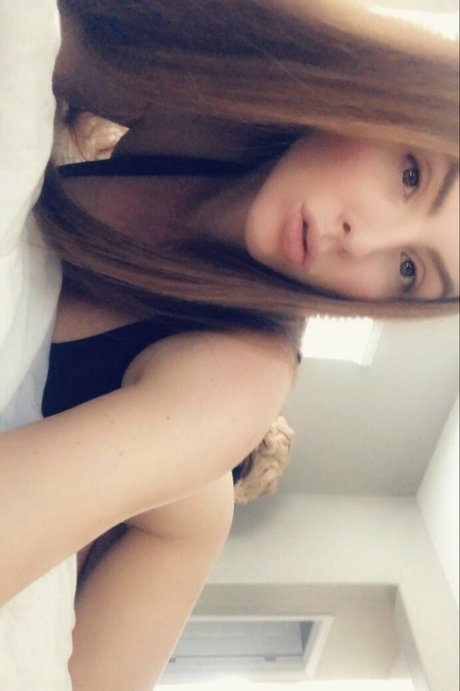 Savana Hume model art galleries