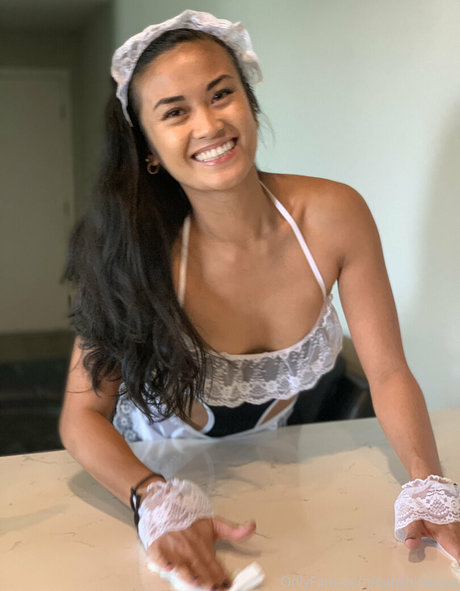 sunshinesina high quality actress pic