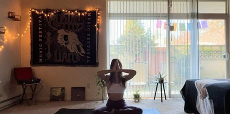 alignedbyjuniper model top images