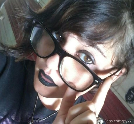 pyxxii free pornstar pic