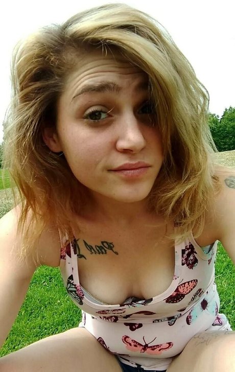 pyxxii sexy model image