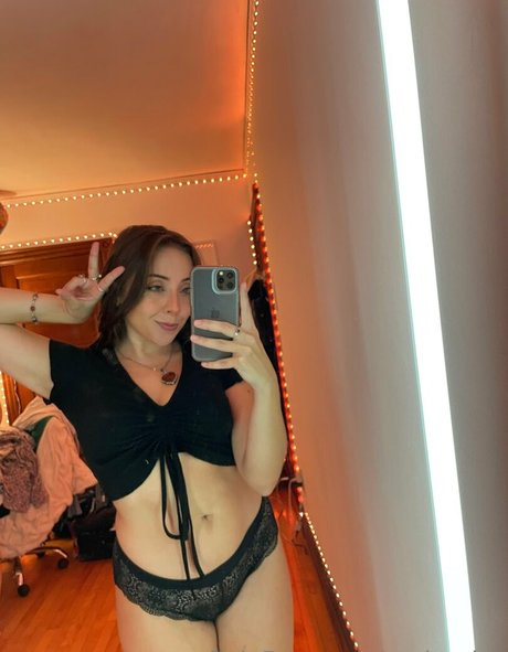 aerinaries pornstar hd photo