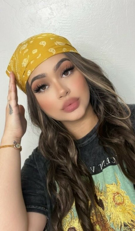 Seducingyou nude actress img