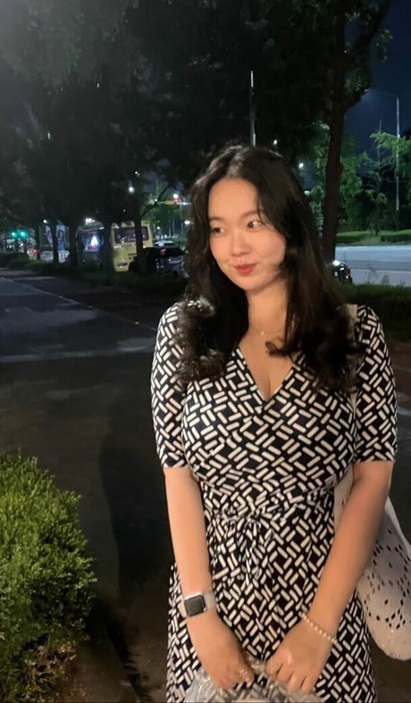 xxunnus2 model naked photo