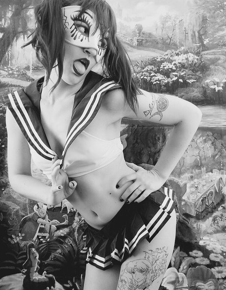 flamenymph pornographic model image