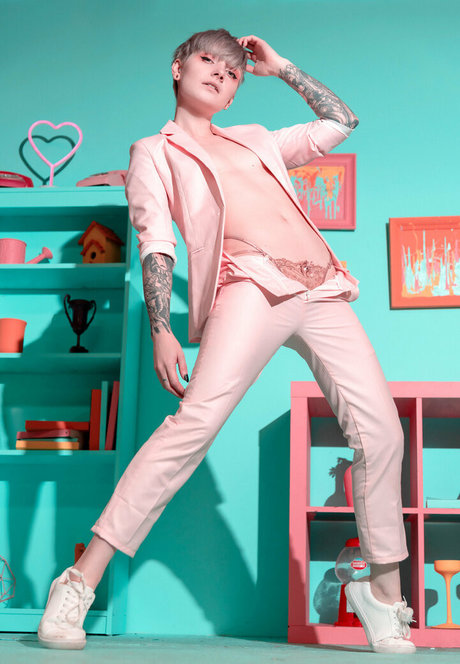 freepoisonne xxx star image