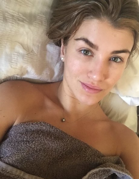 Amy Willerton star hd pics