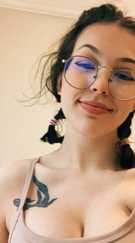 luvbugv pornstar nude image