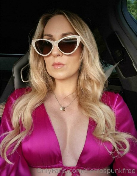 sierraspunkfree pornographic star image