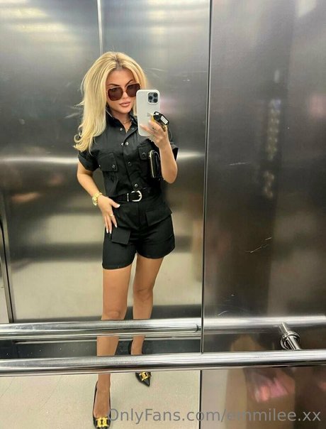 emmilee xx model exclusive image