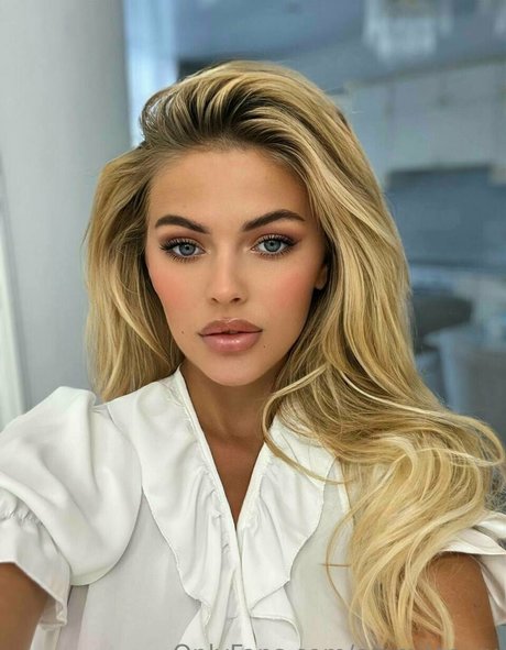 emmilee xx model art pictures