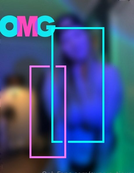 curvycutiexo art star photos