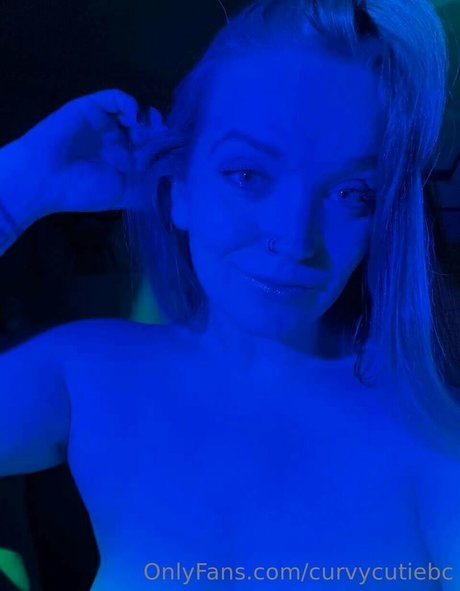 curvycutiexo model nudes img