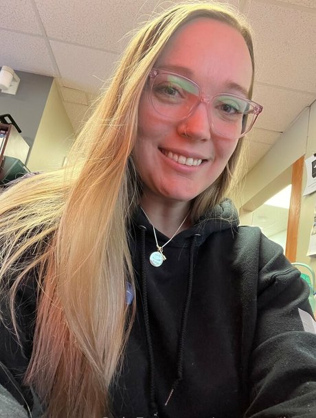 curvycutiexo high quality pornstar images