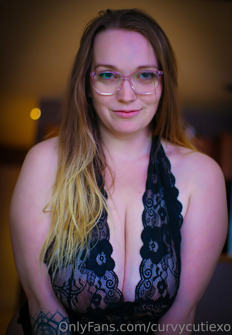 curvycutiexo model nudes pic