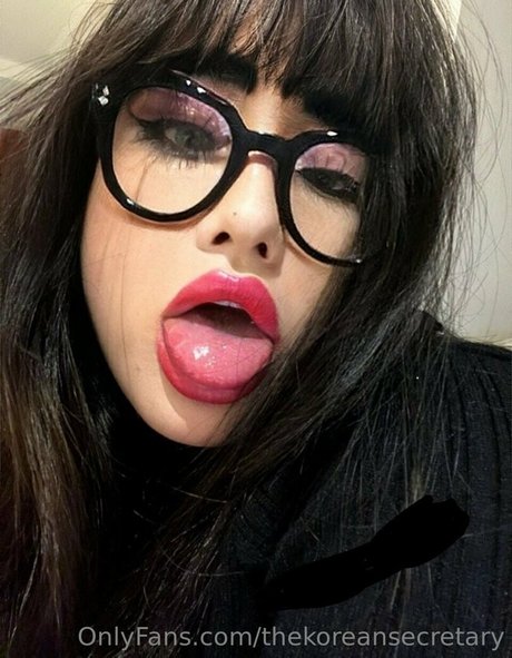 thekoreansecretary adult model image