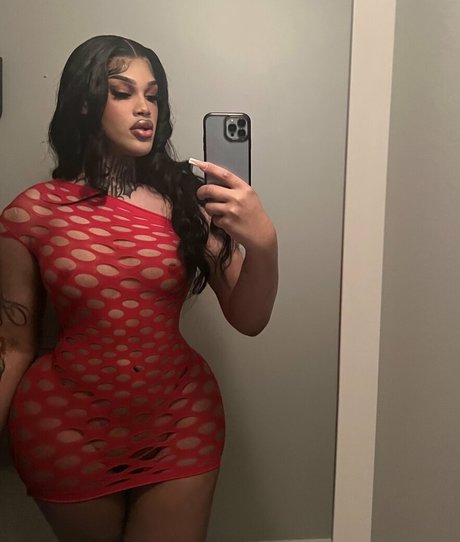 Suamuva model erotic photos