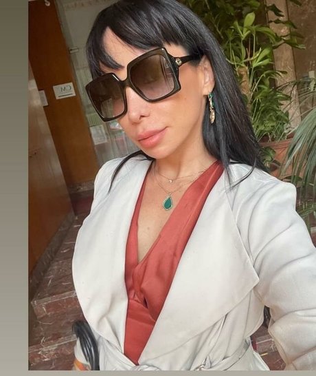 Gaby Manzini pretty model galleries