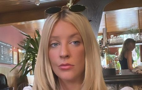 Va Sntina pornstar naked archive