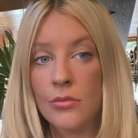 Va Sntina adult model galleries