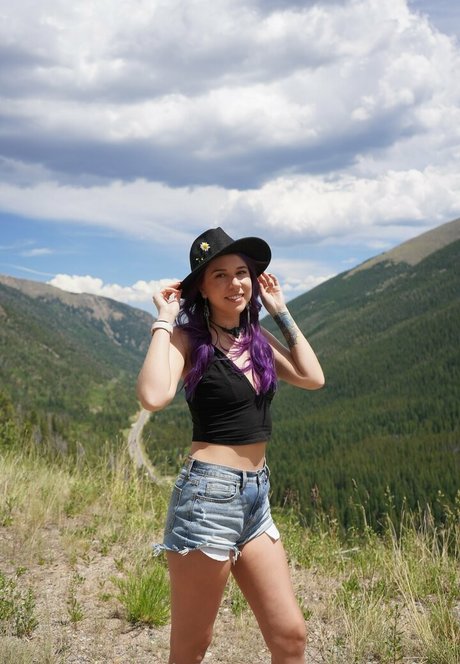 lolaxsparks erotic pornstar photos