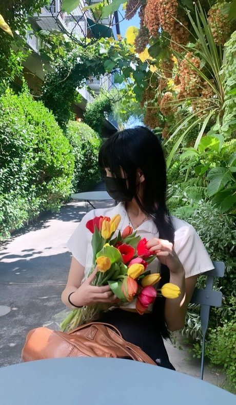 xji3lan pornographic star photo