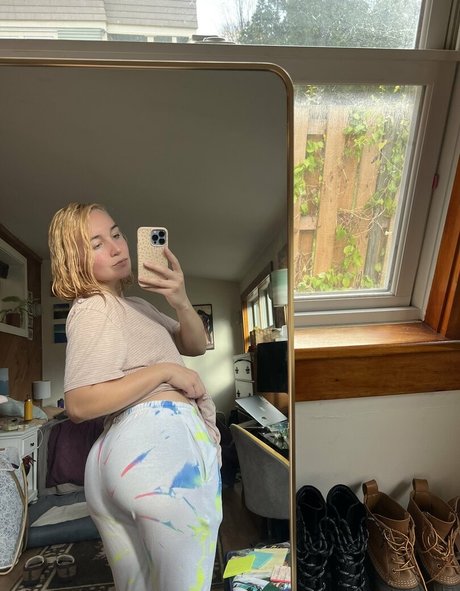 Erin Postsoffice model perfect images