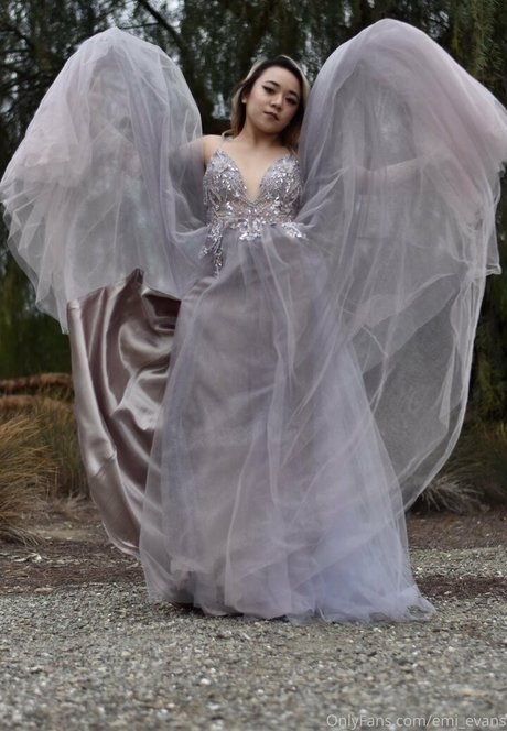 Emi Evans erotic pornstar gallery