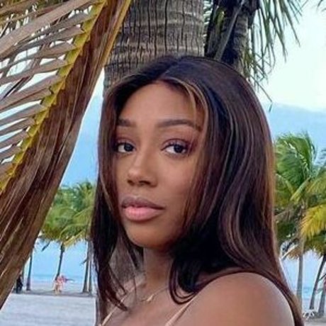 Vivi Panamera star hot images