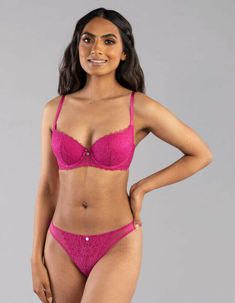 nikkirai_ naked pornstar pic