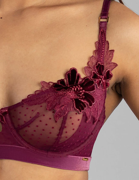 nikkirai_ sexy actress picture