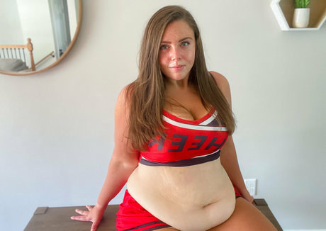 bbwpeachypop adult star image