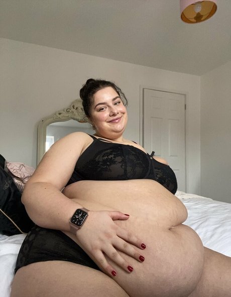 alissbonyt nudes model images