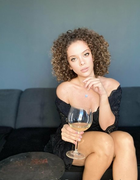 melanianew model best archive