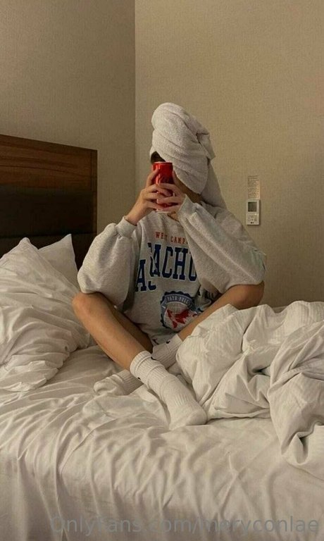 meryconlae sexy actress pic