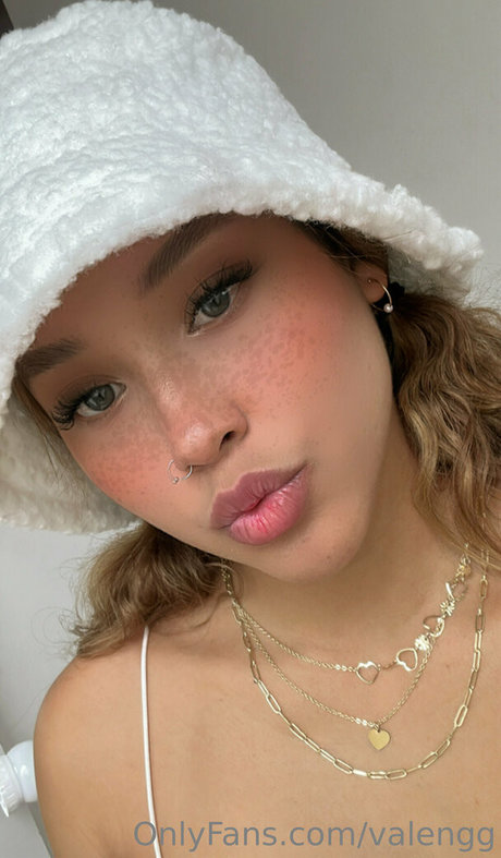 valengg nudes model pics